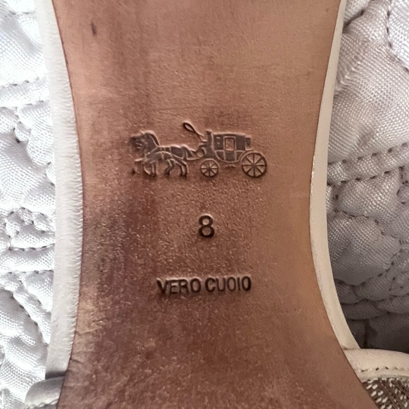 Coach: egg shell & canvas slip on kitten heels, very good condition size 8 - Picture 5 of 12